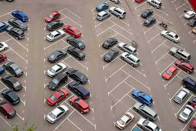 Redução das áreas de estacionamento nas edificações tem por objetivo incentivar o uso do transporte coletivo na capital.